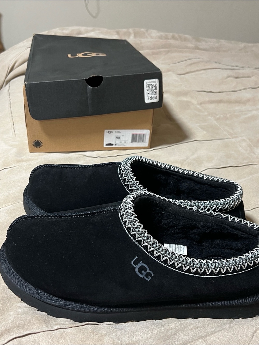 UGG Tasman Men’s Slippers – Black – Men’s US 10 Never worn